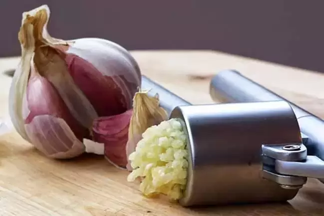 Garlic to prepare potency-enhancing infusions